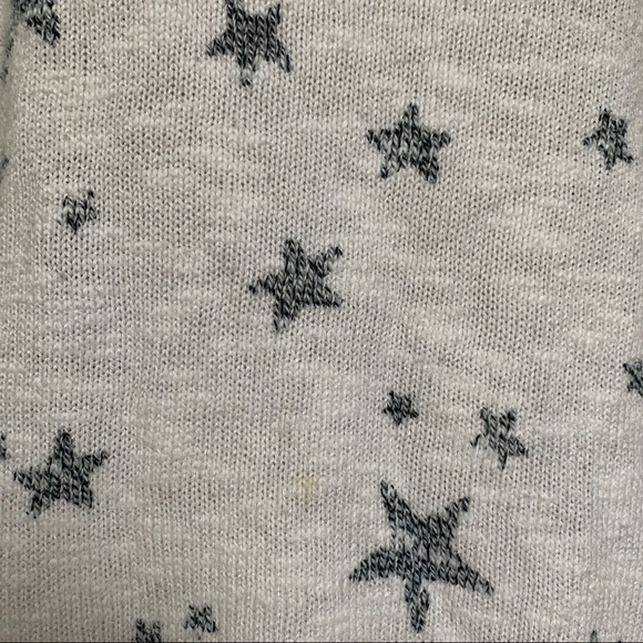 Hollister // White Open Knit Sweater Grey Stars All Over Long Sleeves Medium - Picture 8 of 10